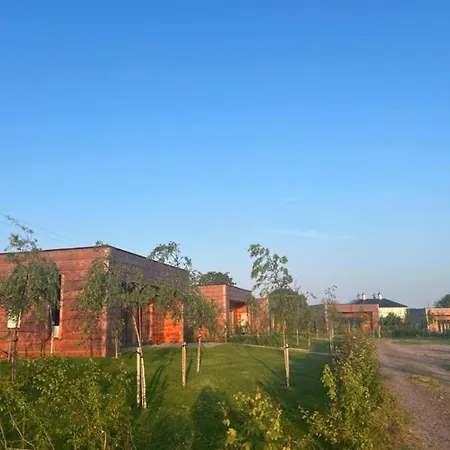 Stunning Log Cabin No5- Sleeps 5 * Ashbourne